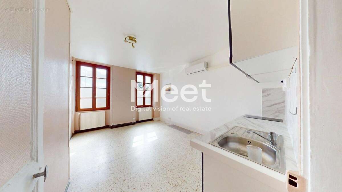 Appartement à BRIENON-SUR-ARMANCON