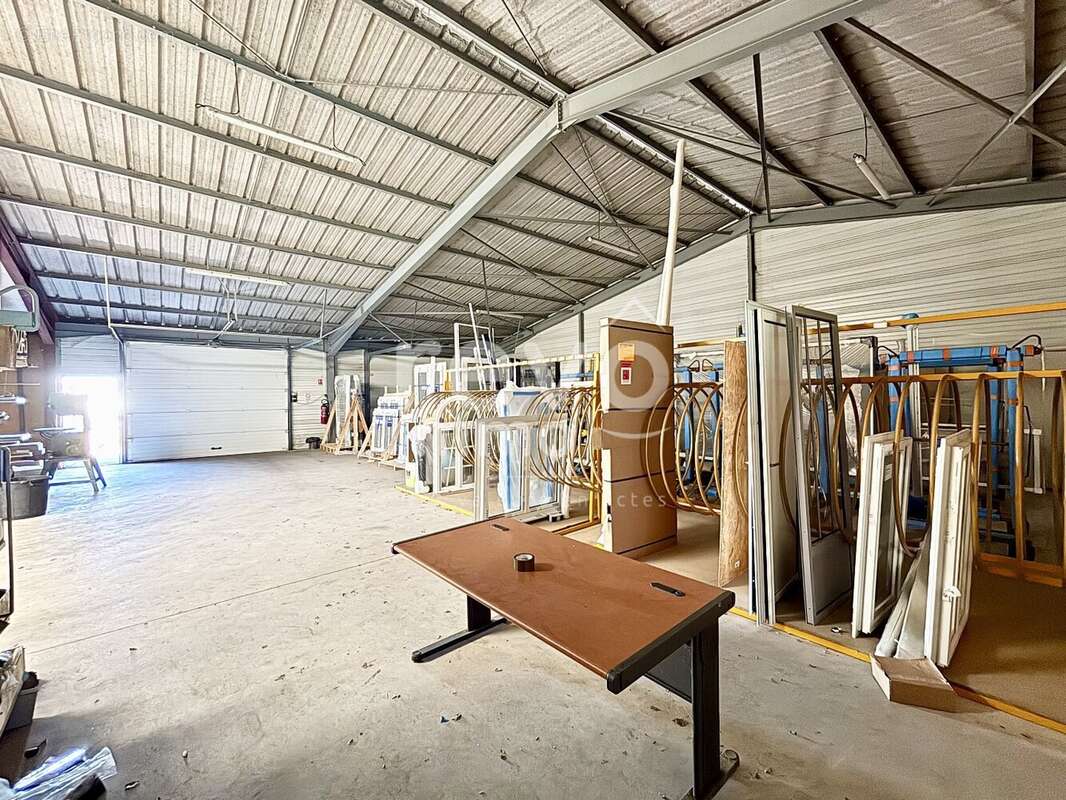 Commerce à FONTENAY-LE-COMTE