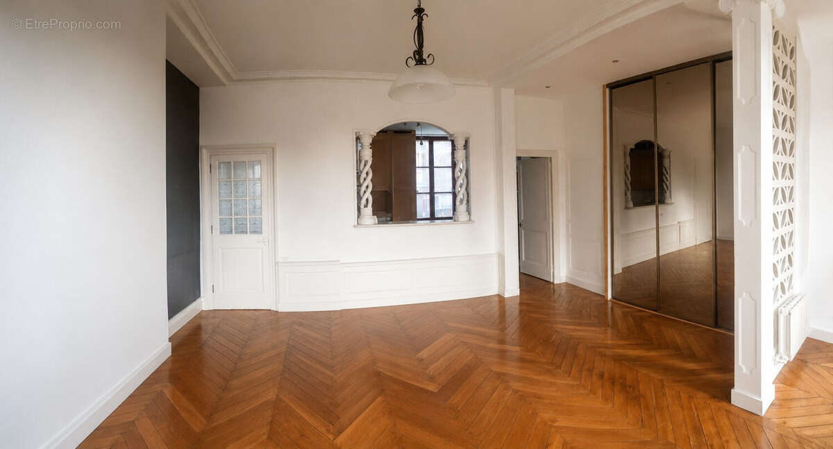 Appartement 184 m² à Orleans  - photo 2