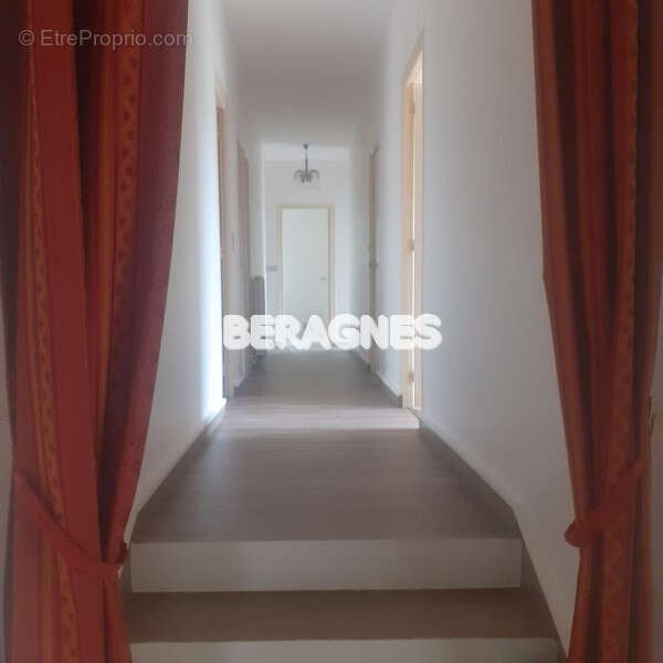 Maison d architecte 300 m2 habitable parc arbore piscine double garage - photo 5