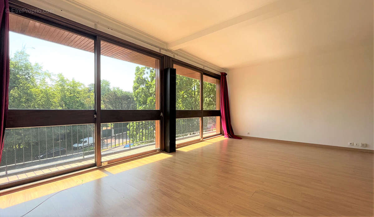 Appartement à LA CELLE-SAINT-CLOUD