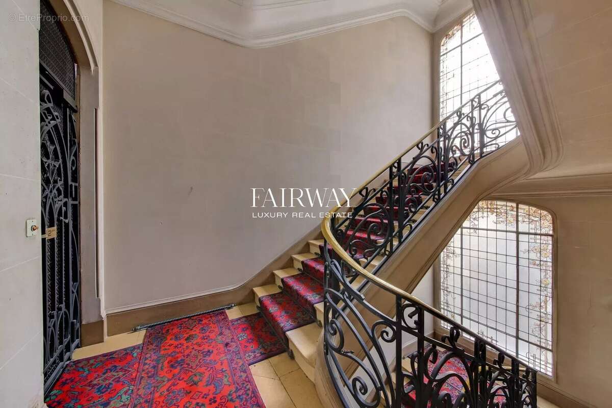 Appartement à PARIS-17E