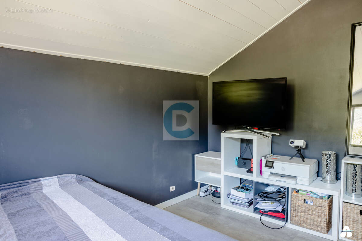 Maison récente 2022 avec piscine   3 chambres   Garage   Cranves-Sales - photo 12
