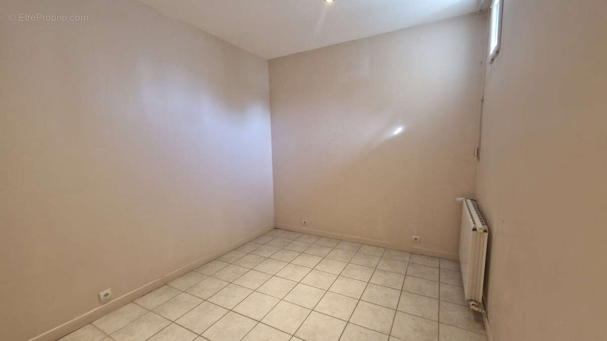 Maison 3 chambres au calme avec garage, dépendances et jardin clos - photo 6