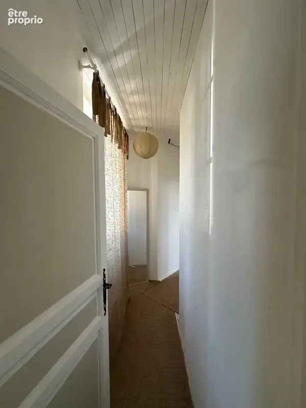 étage couloir nuit