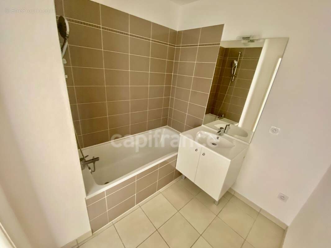 Appartement t3 de 63,05 m² – tres lumineux dans une residence recente (2016) et securisee a saint aubin de medoc (33) - photo 8