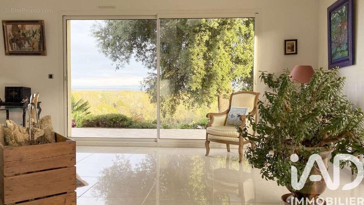 Photo 4 - Maison à CHATEAUBERNARD