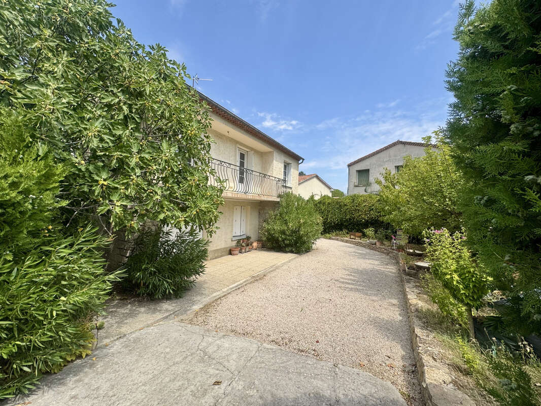 Villa au cœur de Vaison, comprenant 2 habitations et 2 garages - photo 22