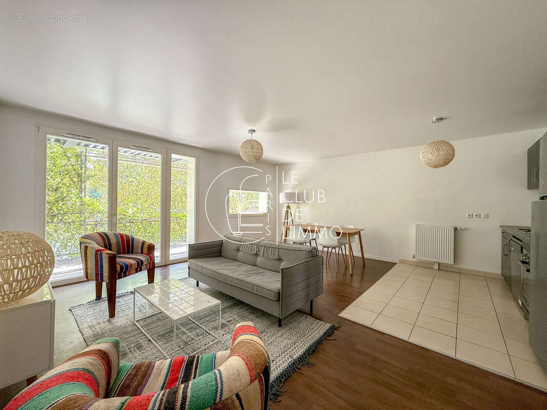 Appartement à L&#039;ILE-SAINT-DENIS