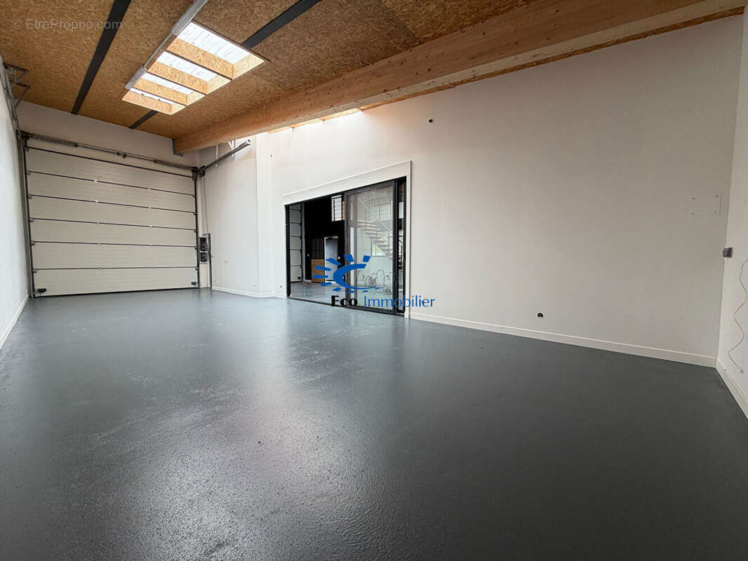 Commerce à SAINT-VIVIEN