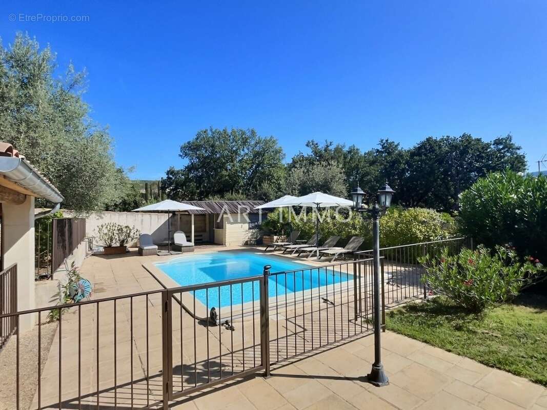 Maison à SAINT-SATURNIN-LES-APT