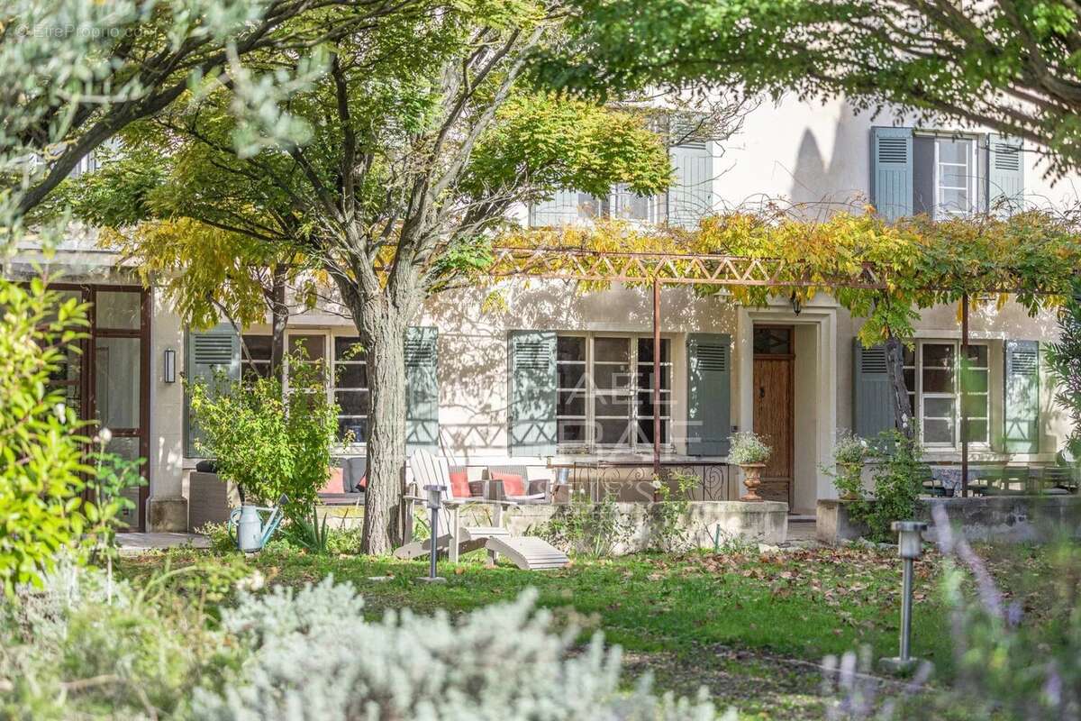 Maison à L&#039;ISLE-SUR-LA-SORGUE