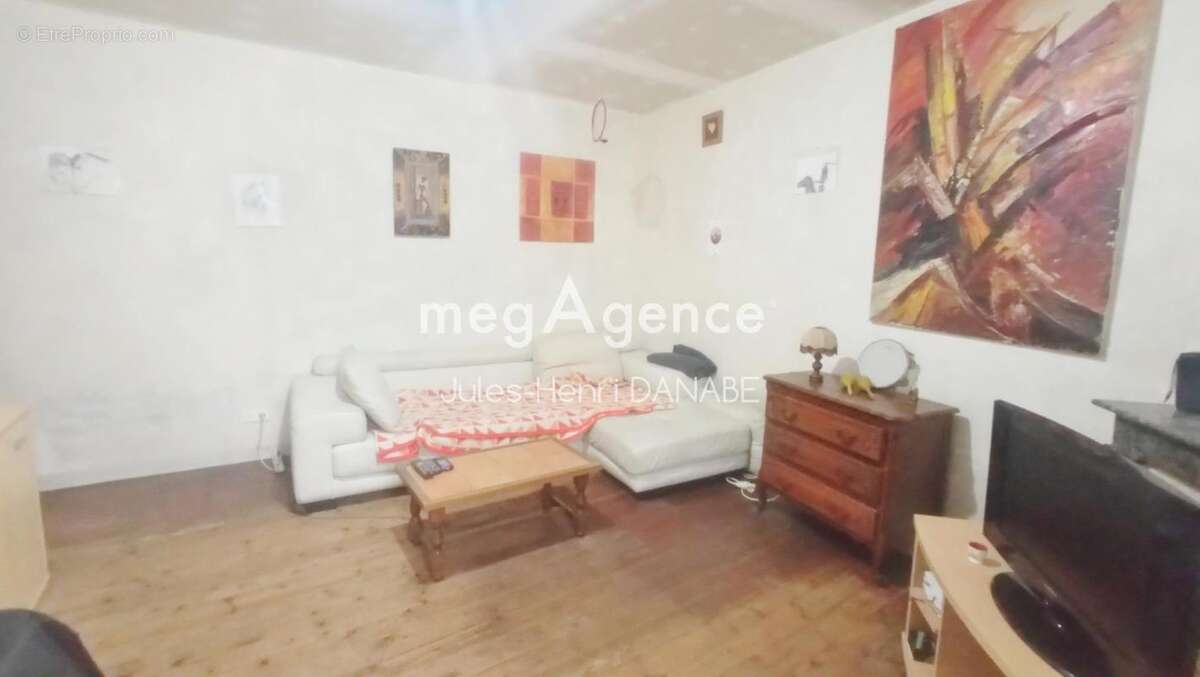 Appartement à VILLENEUVE-SUR-YONNE