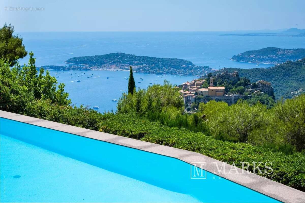 Maison à EZE