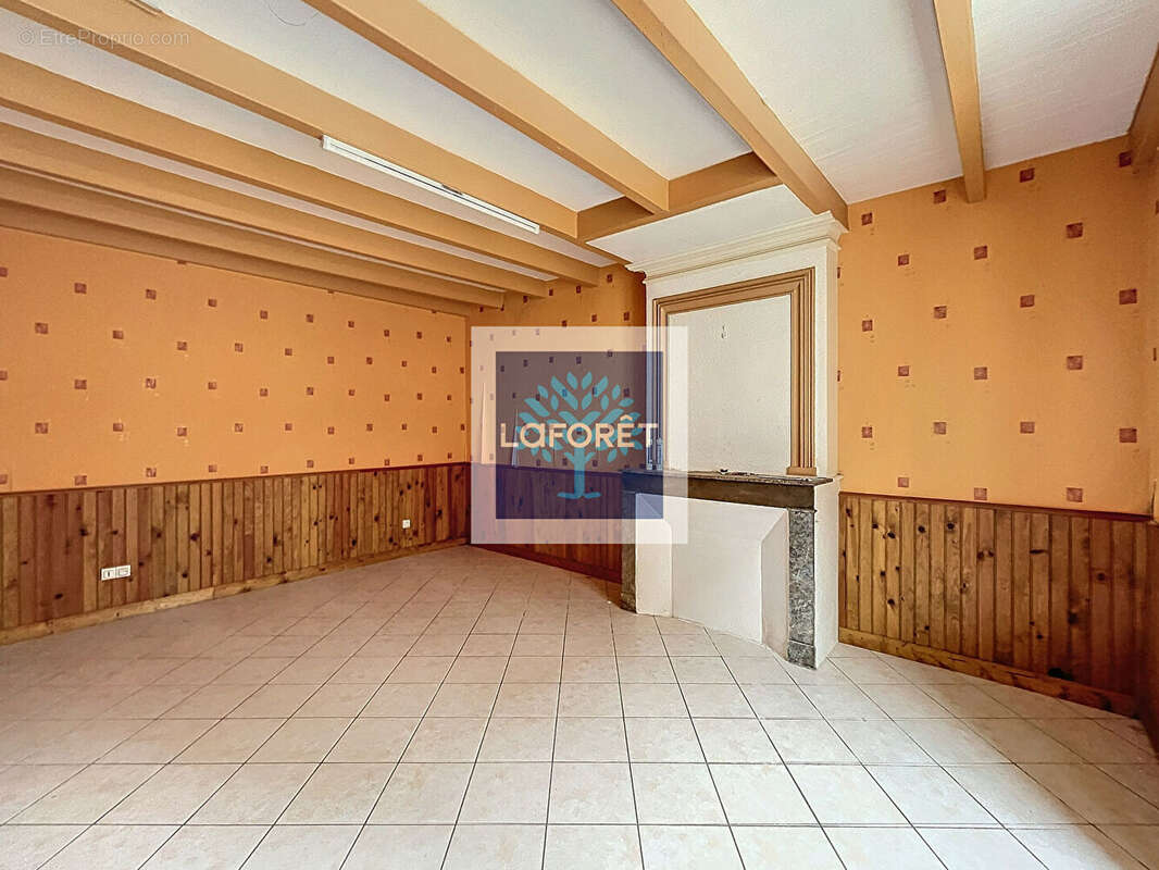 Maison à MONTLIEU-LA-GARDE