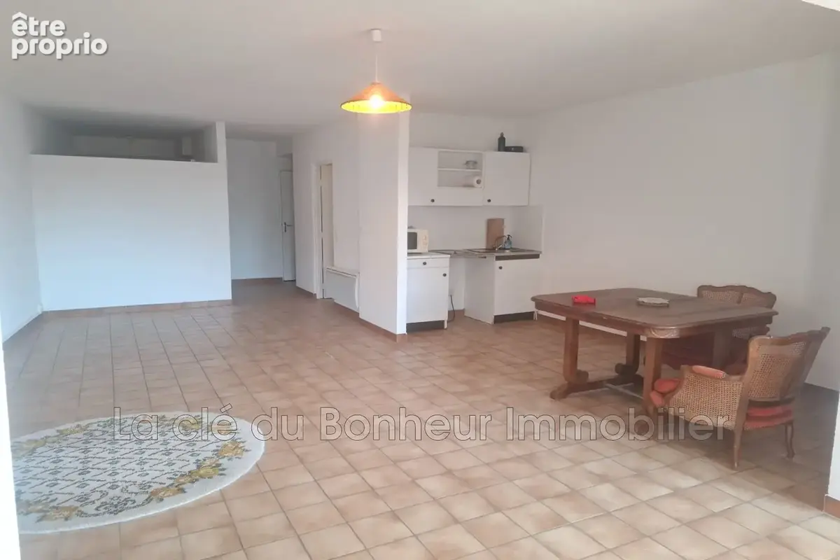 Appartement 2 pièces 53 m² · à Sainte-Croix-du-Verdon · 53 m² · 115 000 €