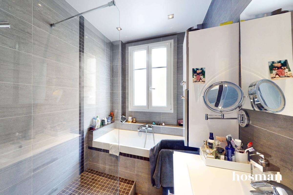 Appartement à COURBEVOIE