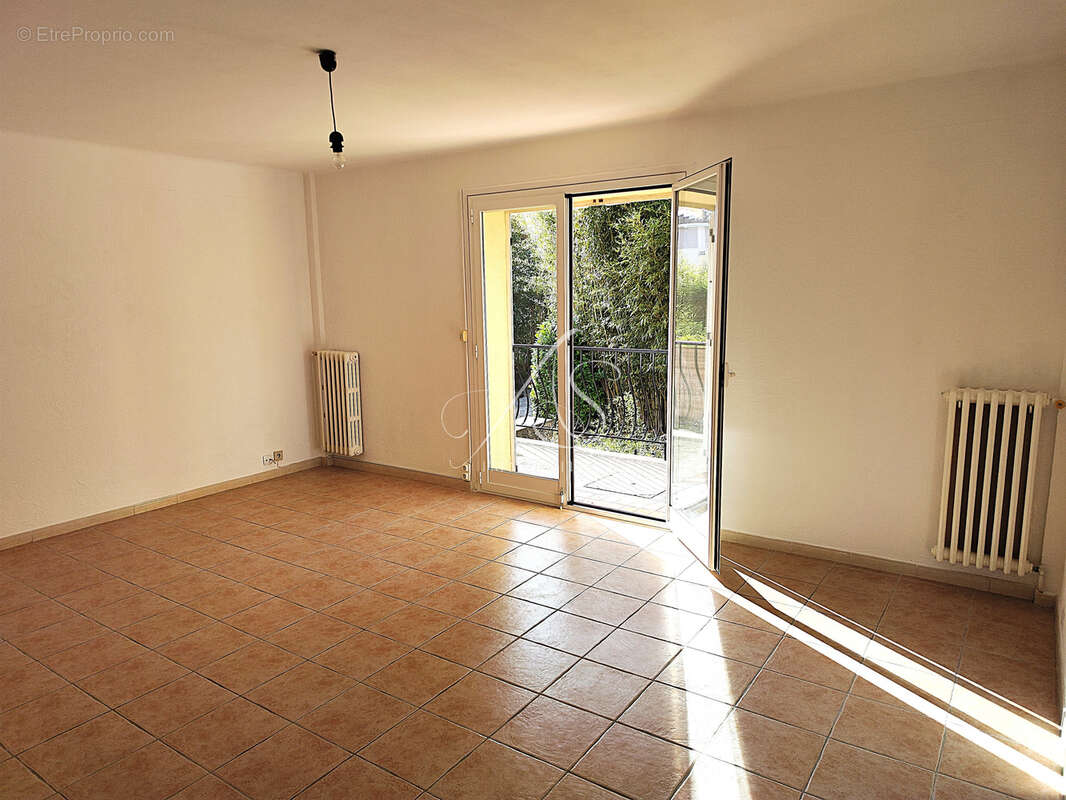 Appartement à MANDELIEU-LA-NAPOULE