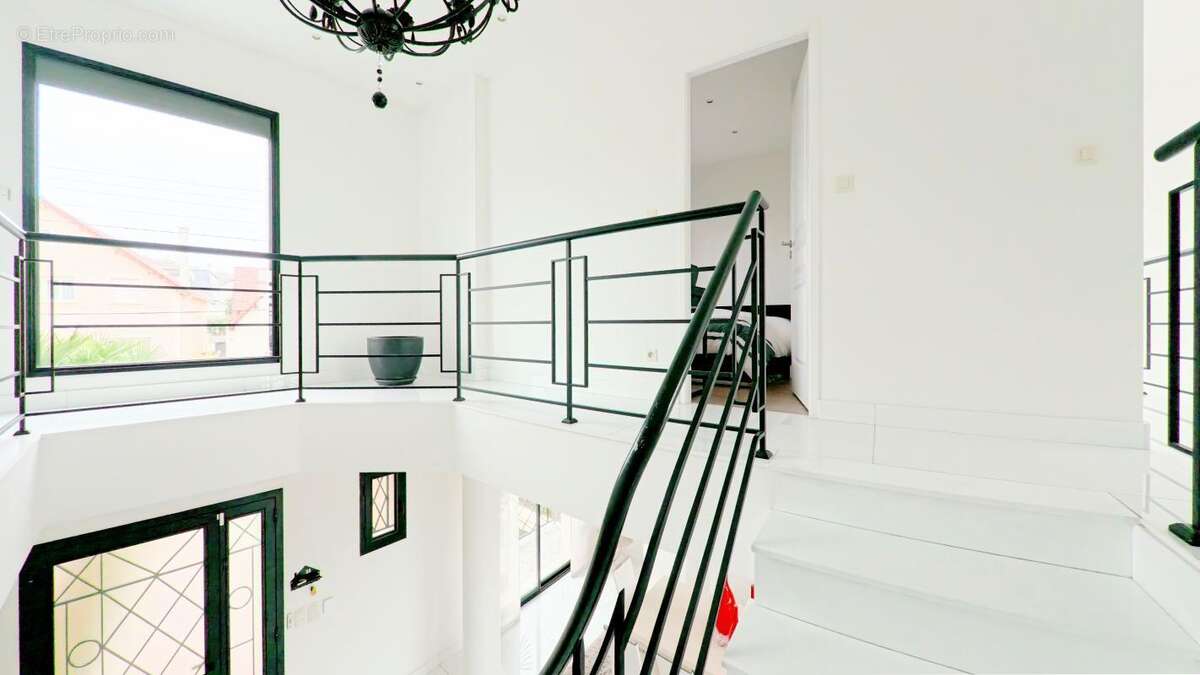 Maison à SAINT-MAUR-DES-FOSSES