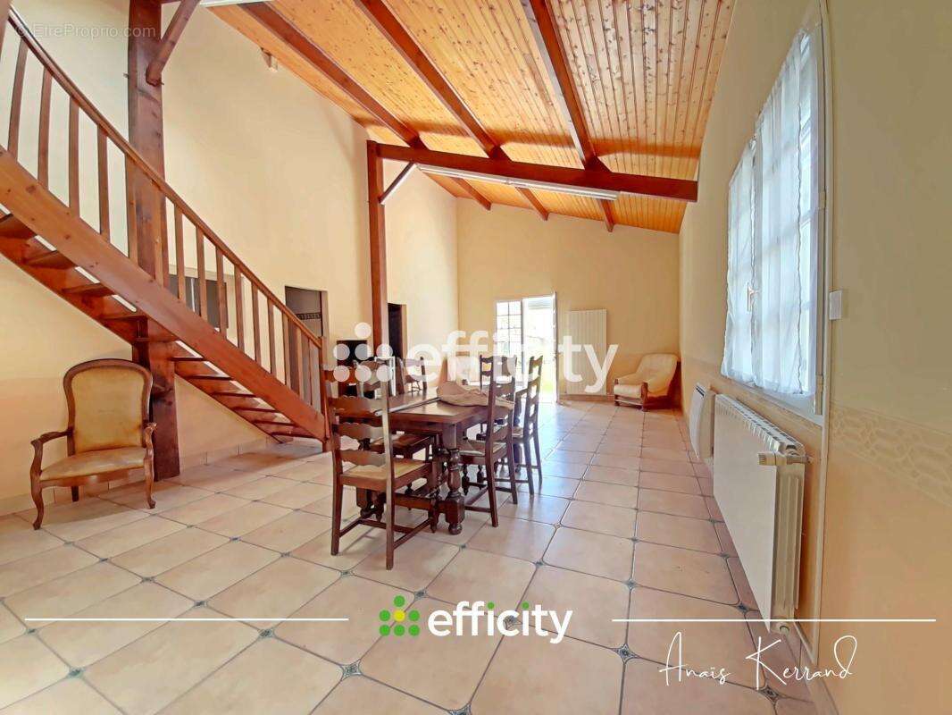 Maison 238 m² à La Bruffiere  - photo 5