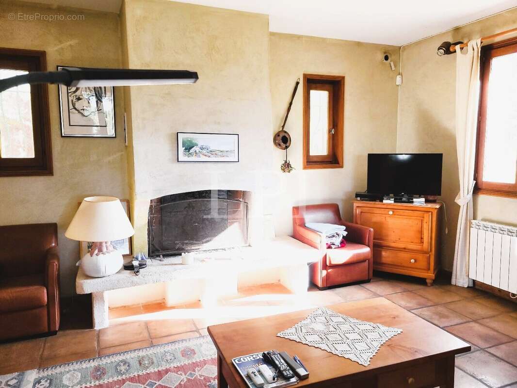 Maison à SAINT-SATURNIN-LES-APT