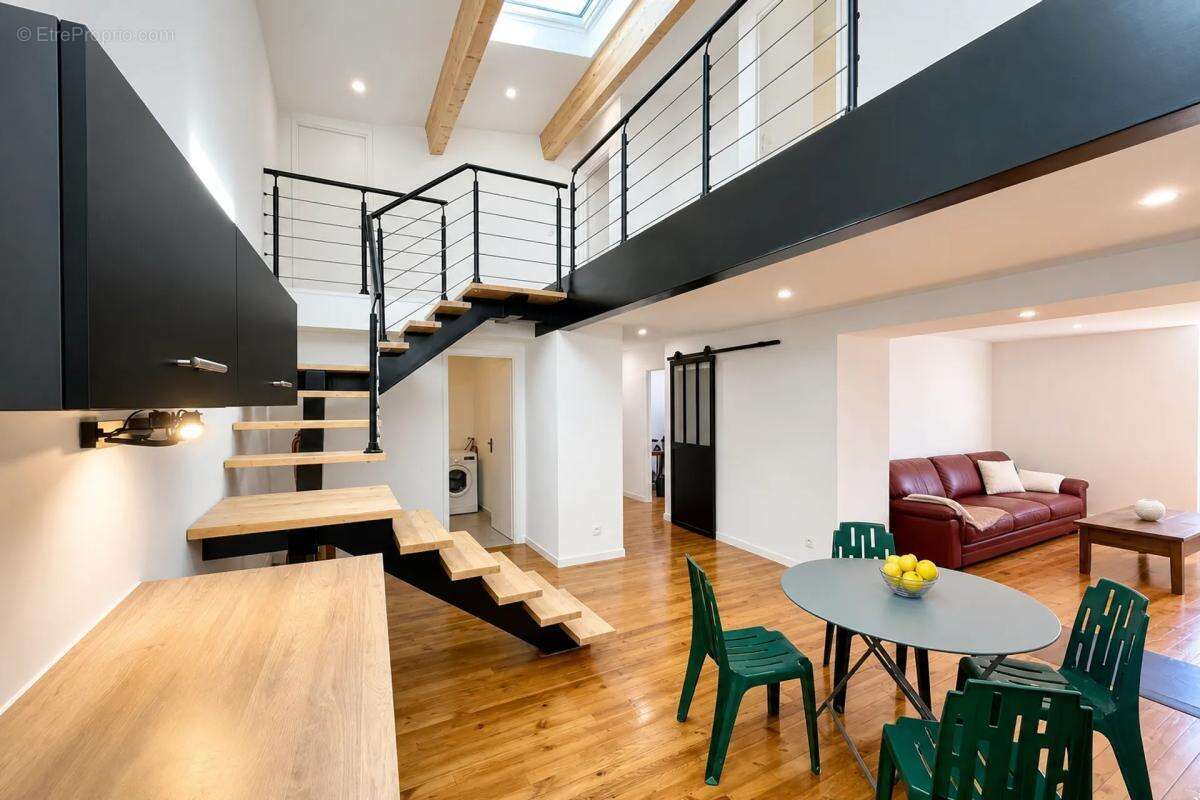 Maison à MEZEL