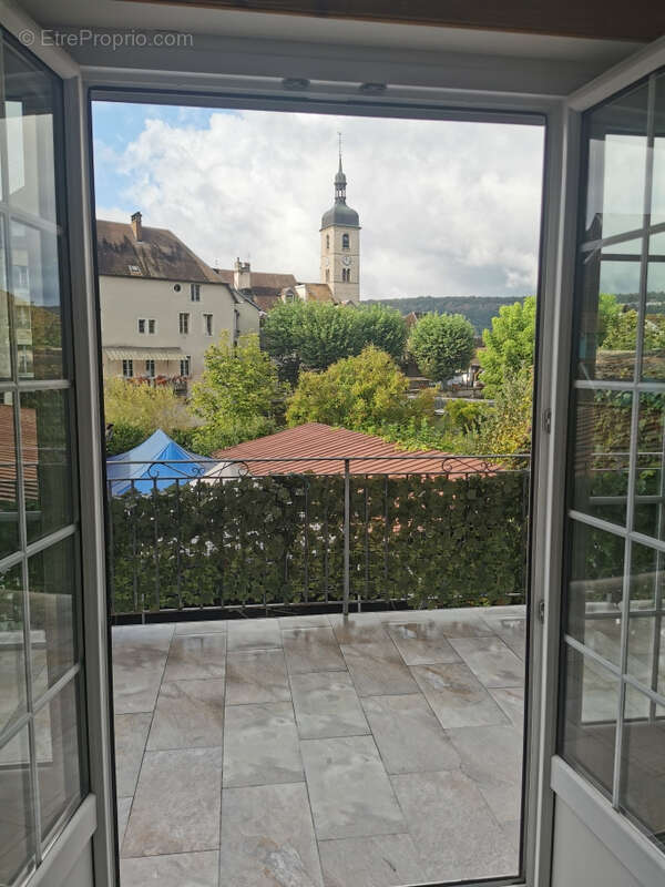 Appartement spacieux et lumineux avec grande terrasse - photo 2