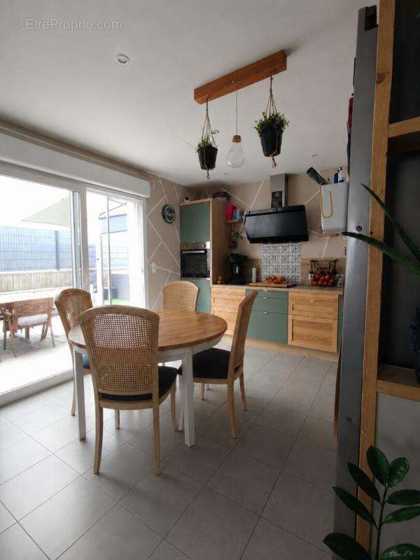 Maison à BEAUMONT-LA-RONCE