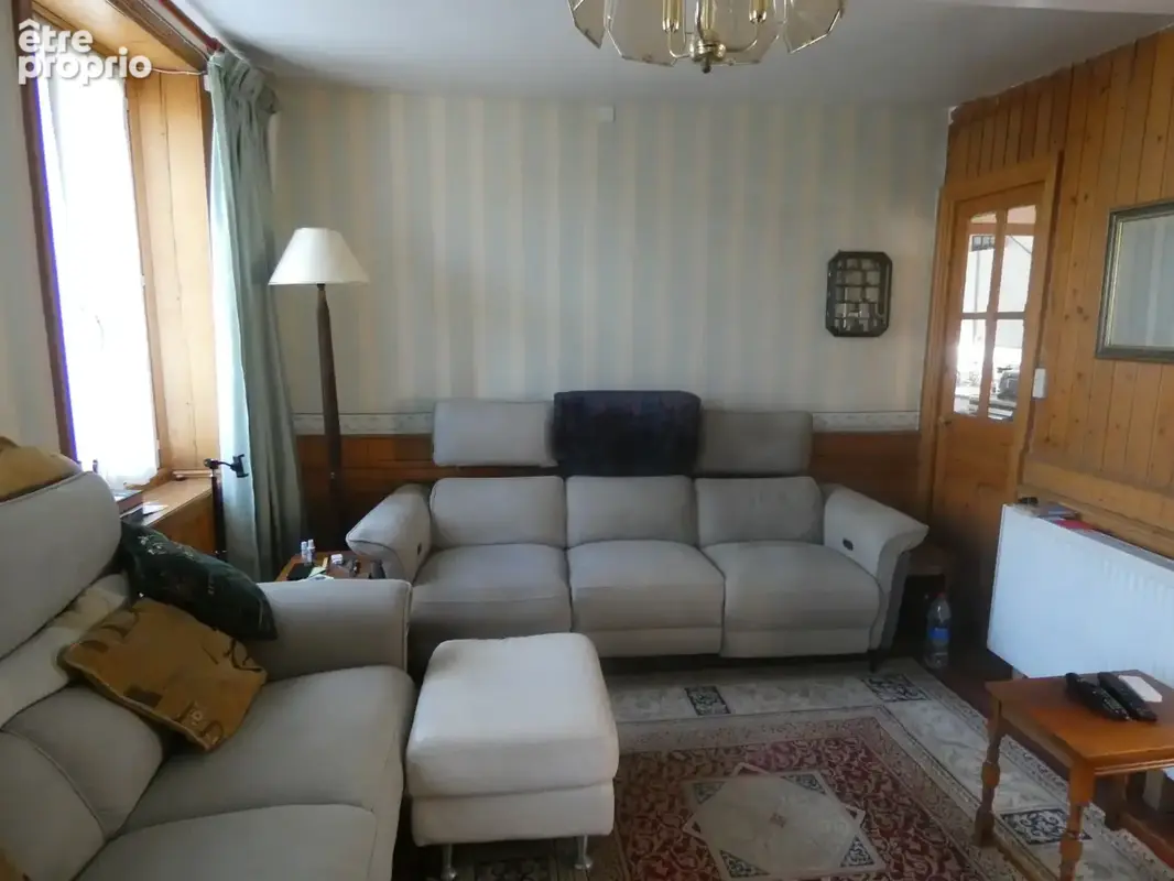 Maison à vendre 6 pièces proche de PONT D'OUILLY (14) de 120 m² habitables sur 1,5 Ha de terrain et dépendances - photo 4