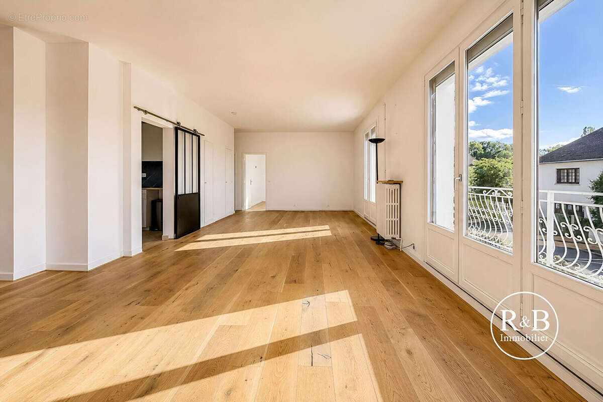 Maison à LES CLAYES-SOUS-BOIS
