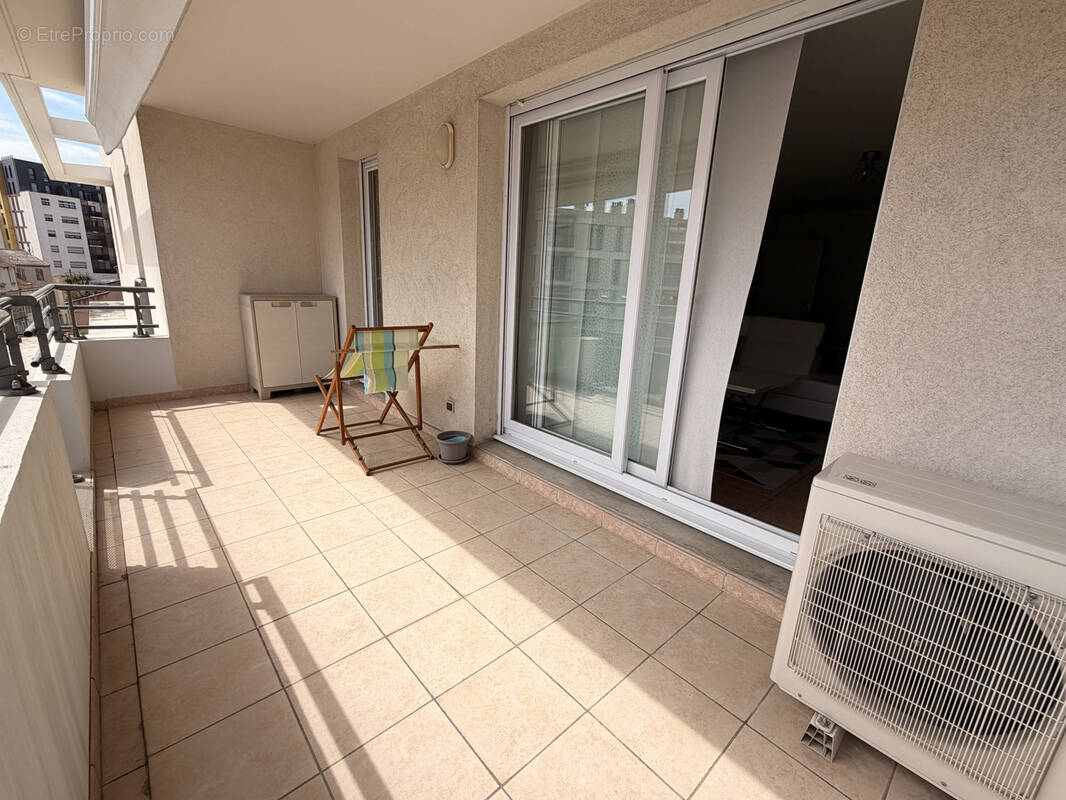 Appartement à MARSEILLE-5E