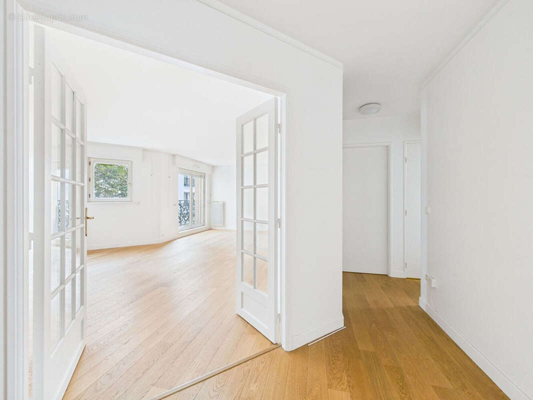 Appartement à PARIS-17E