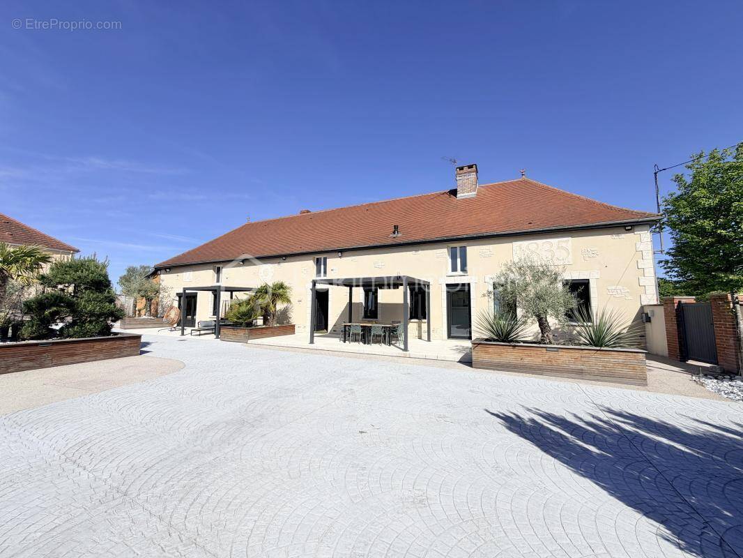 Maison à VILLECHETIF