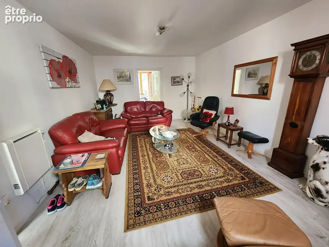 Maison Confolens 1230 m2 - photo 5