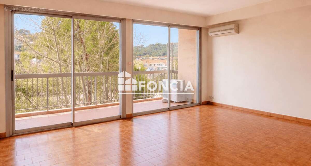 Appartement à HYERES