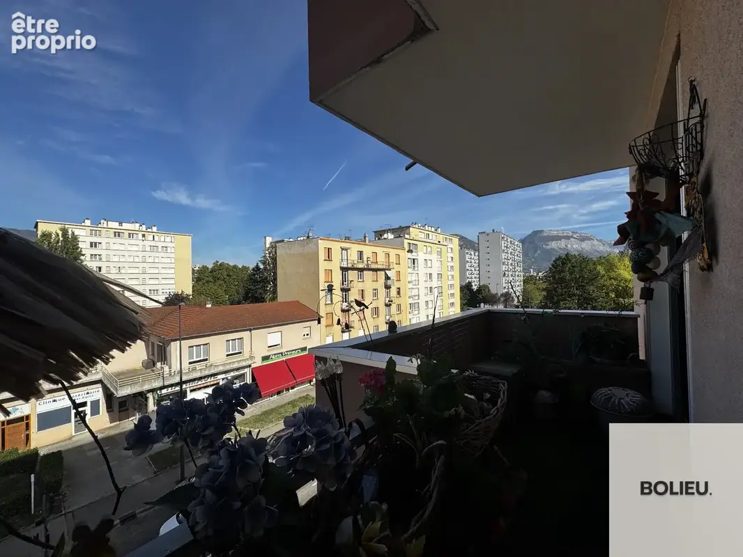 T4 avec balcon, garage fermé et parking - photo 6
