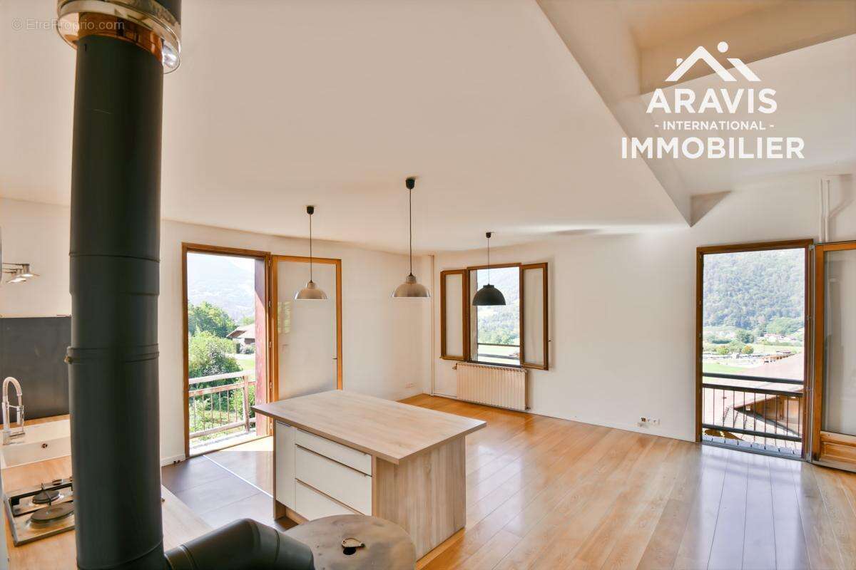 Appartement à DINGY-SAINT-CLAIR