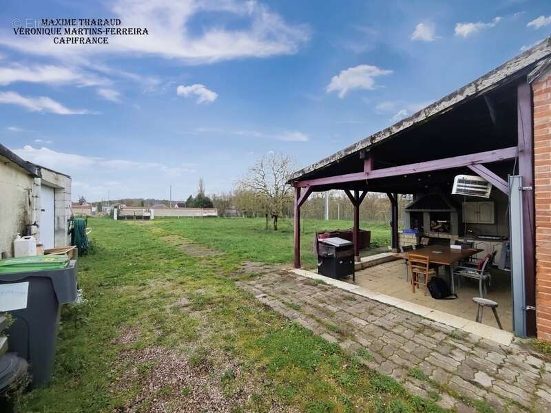 Maison à MARSEILLES-LES-AUBIGNY