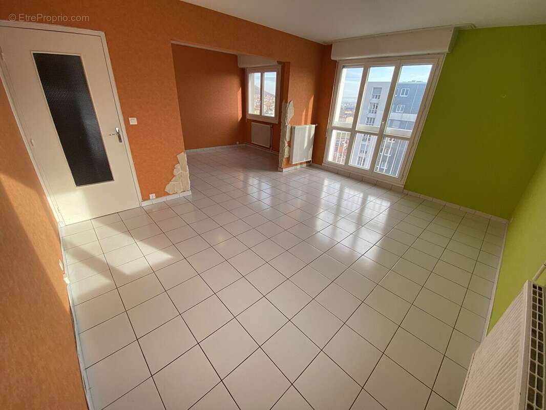 F3 bis de 80m² en étage élevé avec ascenseur ! - photo 6