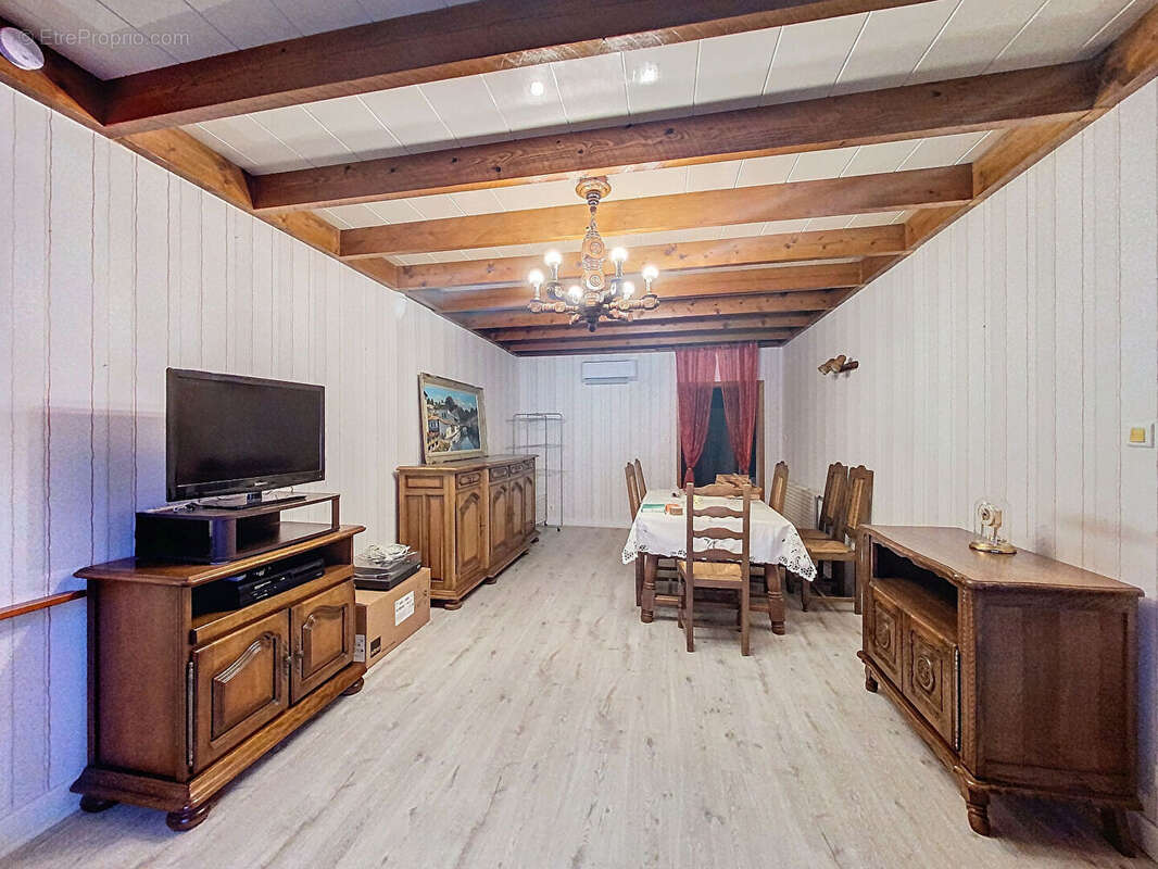 Maison à SAINT-ETIENNE-DE-CHIGNY