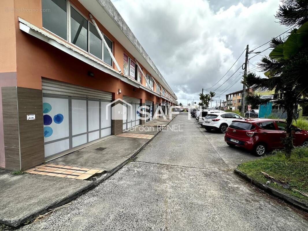 Photo 1 - Commerce à SAINT-JOSEPH