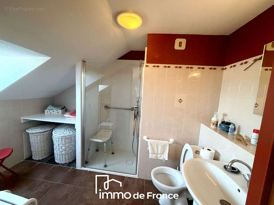 Appartement à ONET-LE-CHATEAU