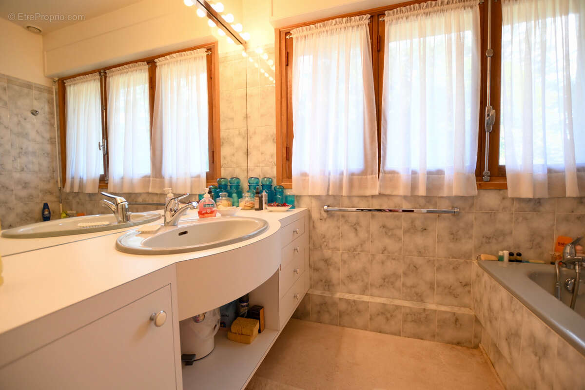 Maison à DUN-LES-PLACES