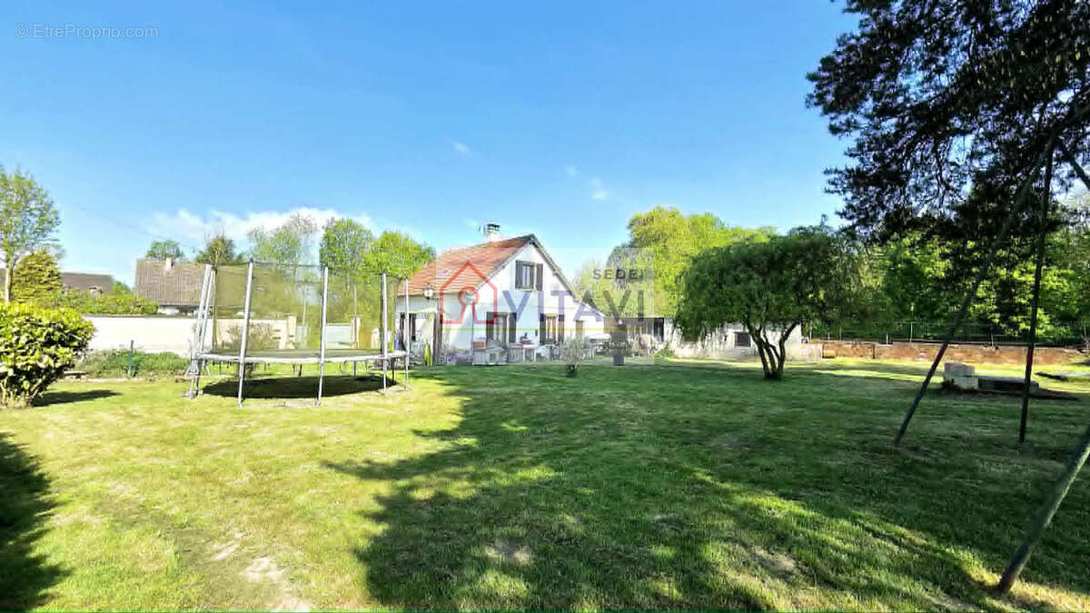 Maison à LA NEUVILLE-D'AUMONT