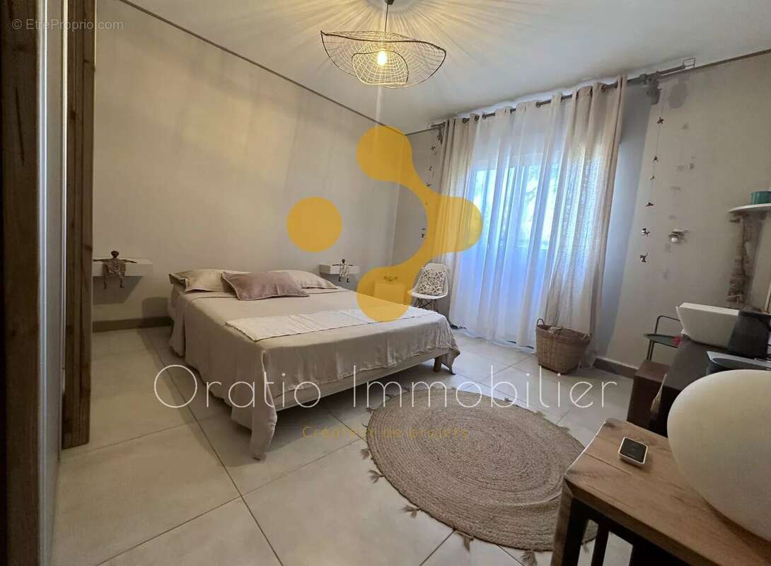 Appartement 85 m² à Saint-Paul  - photo 6