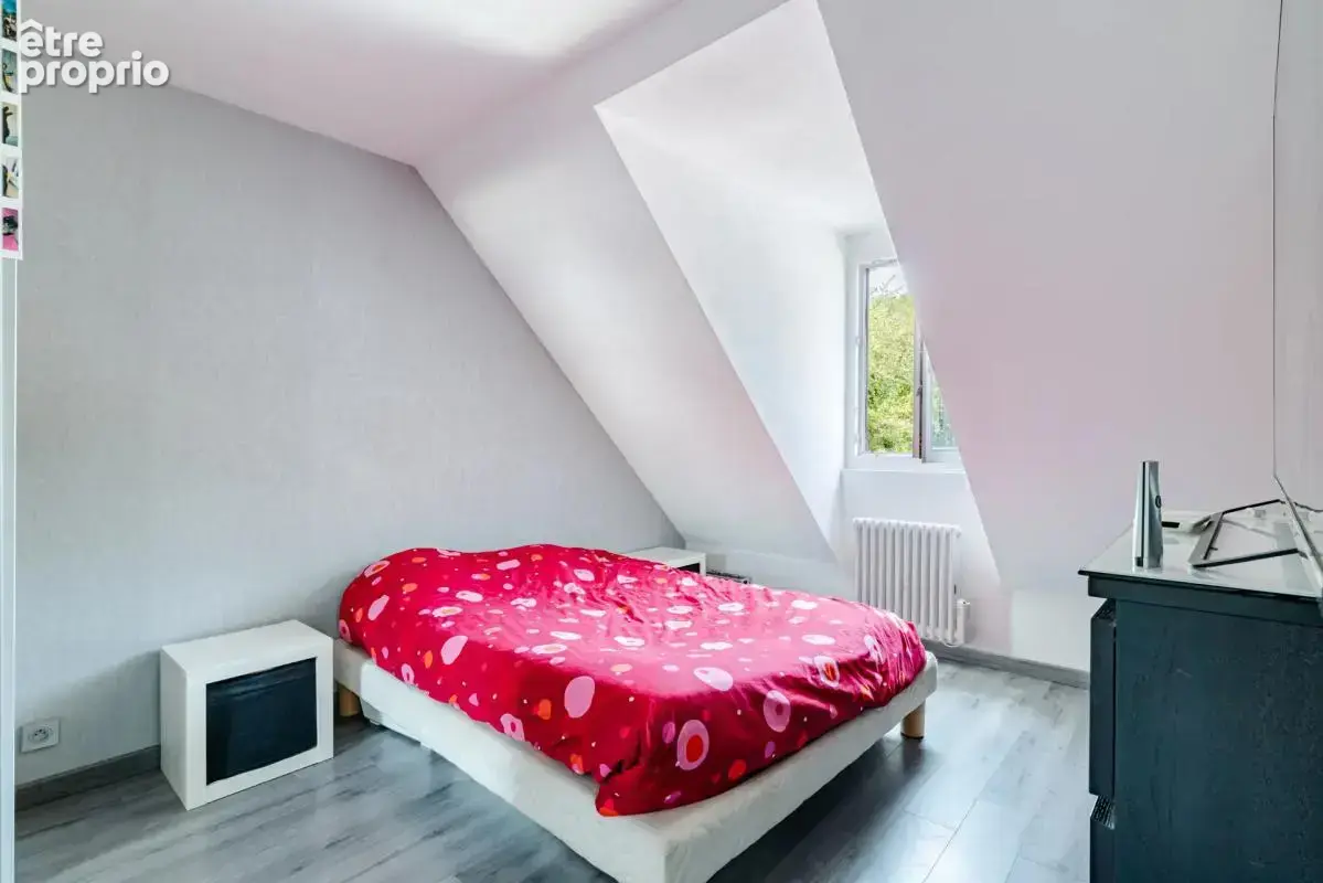 Maison entièrement rénovée de 105,33 m² avec jardin, sous-sol - photo 5