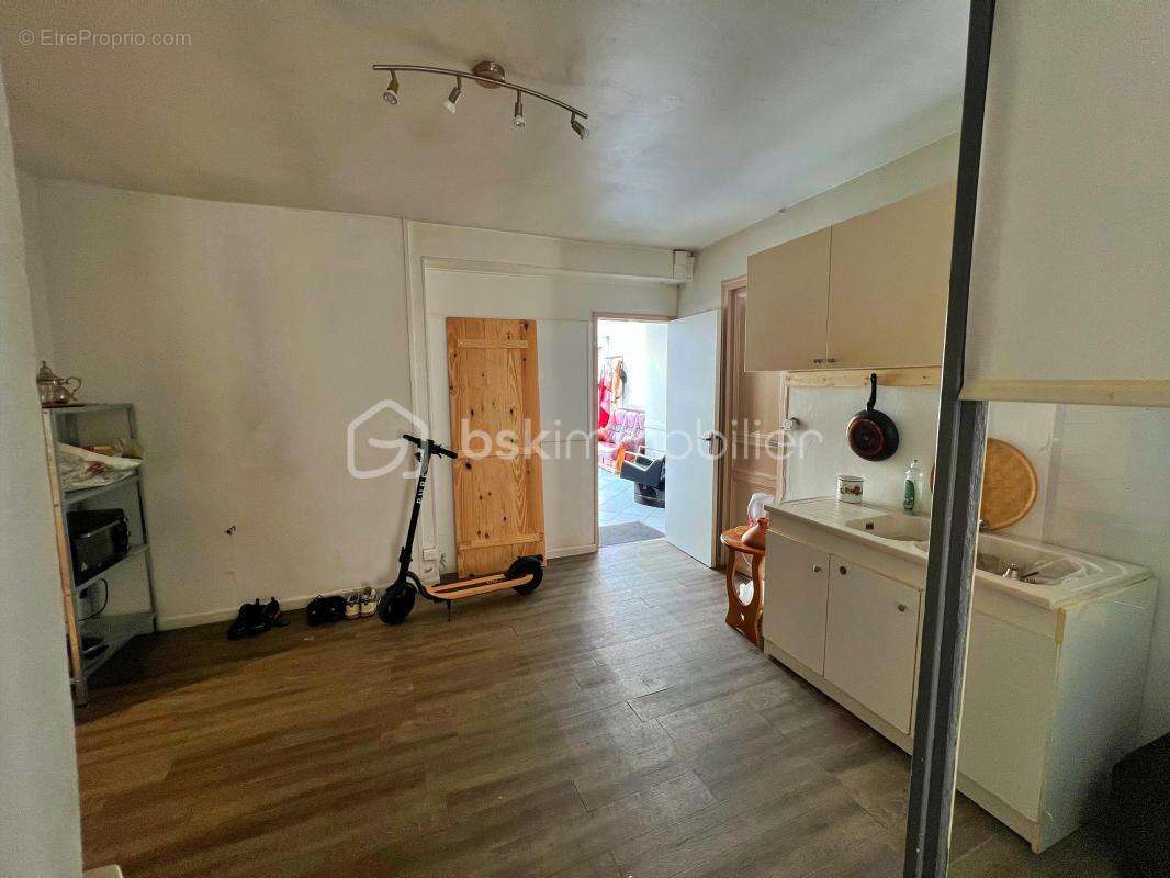 Commerce à LA CHAPELLE-EN-SERVAL