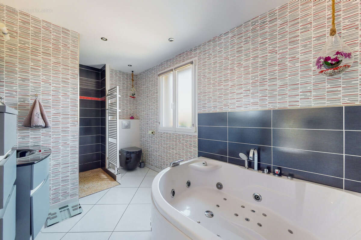 Maison à SAINTE-LUCE-SUR-LOIRE