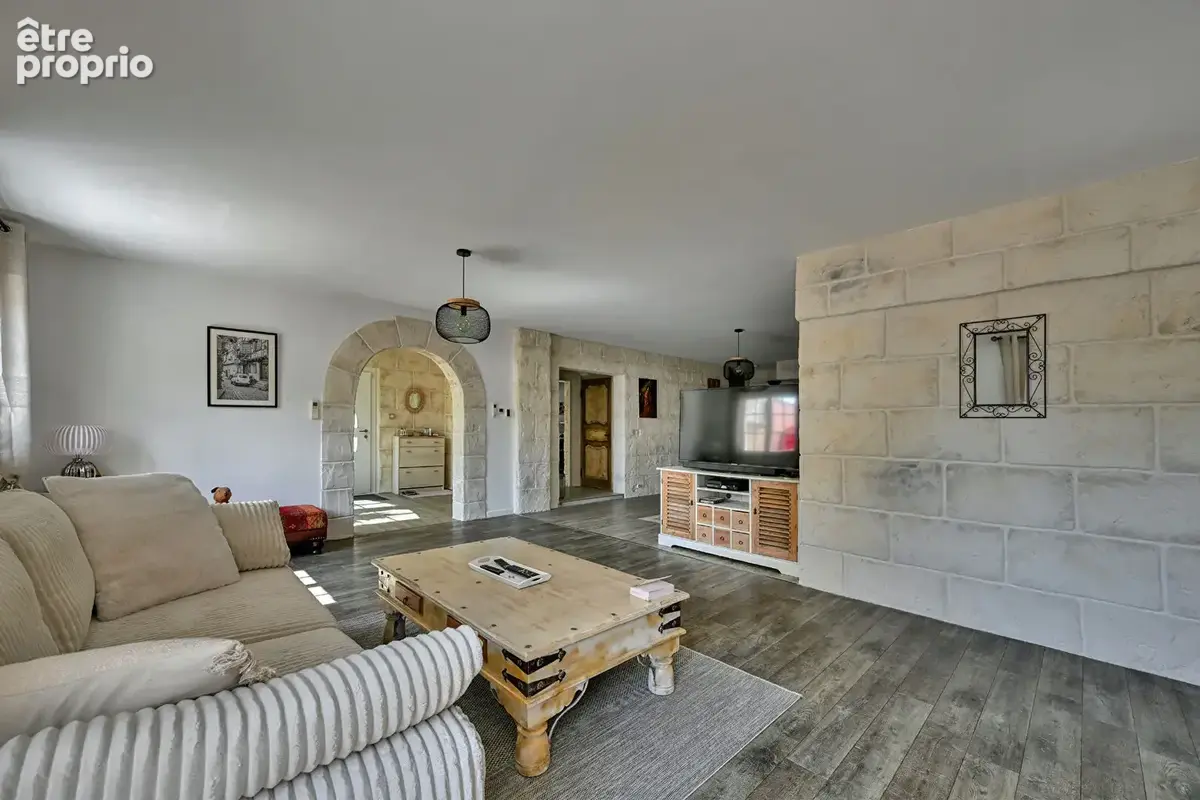 PROPRIETE Nimes 300 m2 Terrain 7.050 m2 avec piscine, pool-house, hangar et dépendances - photo 10