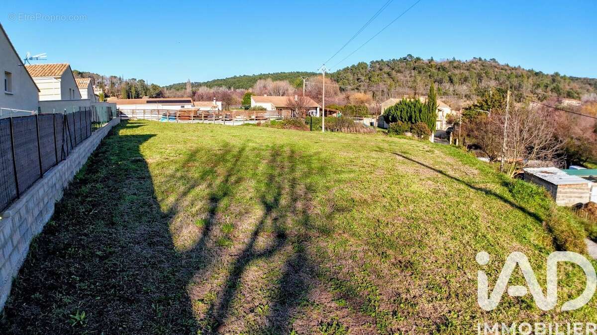 Terrain 595 m² à Cavillargues  - photo 2
